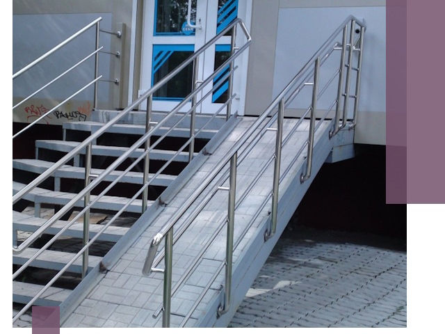 Пандус на крыльцо под ключ в Гукове: монтаж и изготовление