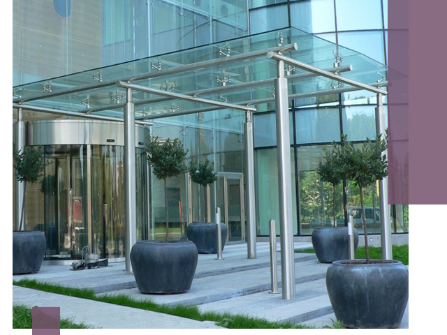 Навесы из стекла на заказ в Гукове — монтаж и установка