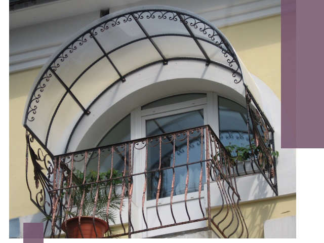 Козырьки над балконом в Гукове — изготовление и монтаж